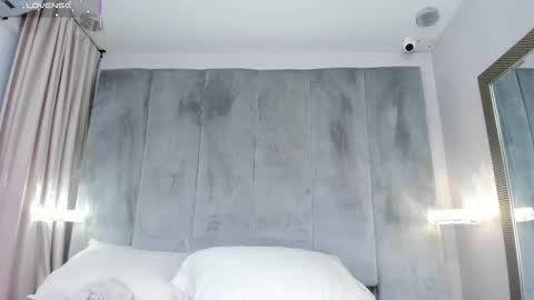 Tifany  online show from 8, 2, 2026