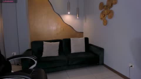 Tiffanny Sins online show from 3, 10, 2025