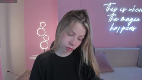 Snapshot of tiffannysins chatting on 9, 6, 2026 Tiffanny Sins online show from 9, 6, 2026