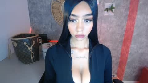 tiffany_1m online show from 19, 12, 2024