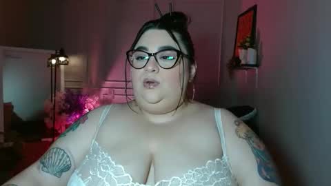 dont forget ask for custom vids  online show from 25, 4, 2026