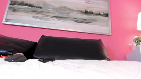 Stefany Suarez online show from 14, 2, 2025