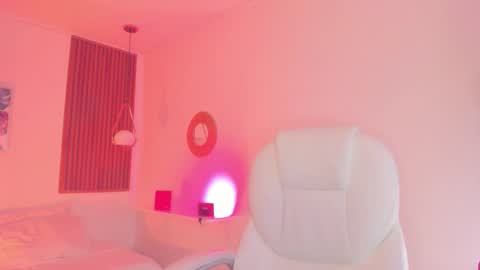 Tiffany online show from 3, 10, 2025