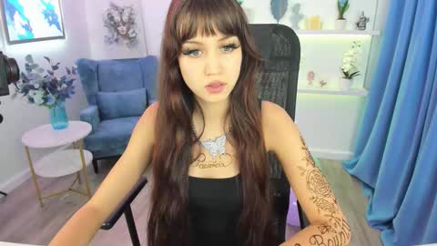 tiffanyyoun online show from 1, 12, 2025