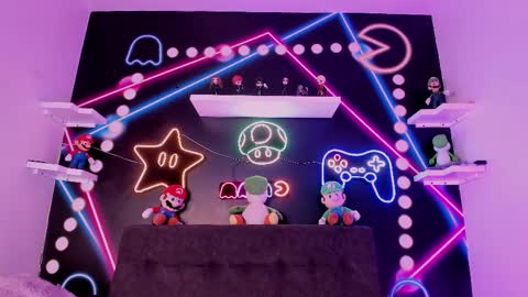 Tiffany  online show from 26, 2, 2025