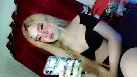 tight_elliana online show from 19, 6, 2026
