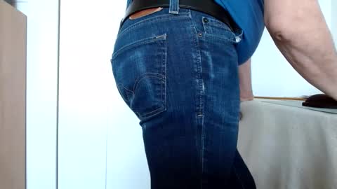 Tightshortsspank online show from 8, 3, 2025