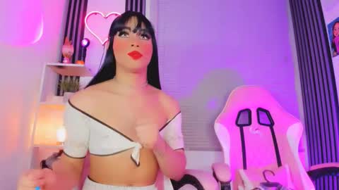 Snapshot of timmy_boyy chatting on 13, 2, 2026 Hallie And Annie online show from 13, 2, 2026