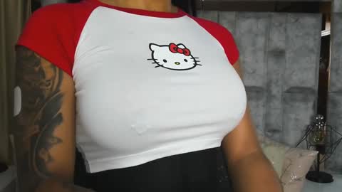 Snapshot of tina_noa chatting on 17, 9, 2025 Tina noa online show from 17, 9, 2025