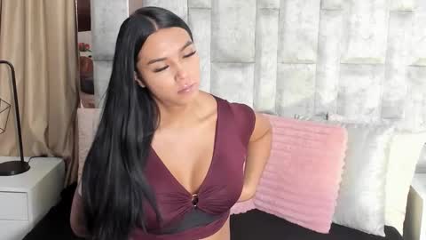 Snapshot of tina_noa chatting on 2, 10, 2025 Tina noa online show from 2, 10, 2025