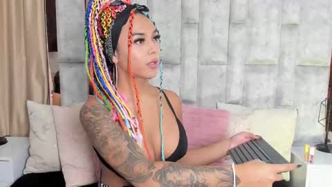 Snapshot of tina_noa chatting on 9, 10, 2025 Tina noa online show from 9, 10, 2025