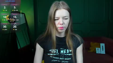 Snapshot of tina_tayllor__ chatting on 23, 4, 2026 tina_tayllor__ online show from 23, 4, 2026