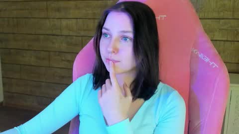 Snapshot of tinaburton chatting on 4, 2, 2026 TinaBurton online show from 4, 2, 2026