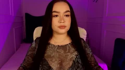hi im curvy babyface girlie Tina online show from 3, 3, 2026