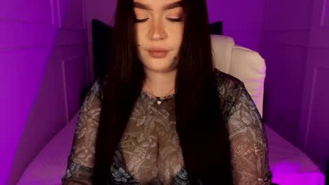 hi im curvy babyface girlie Tina online show from 27, 3, 2026