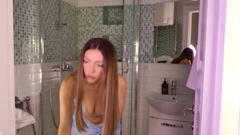 Snapshot of tinapie chatting on 6, 6, 2026 Tina online show from 6, 6, 2026