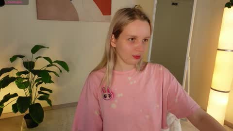 tinasiner online show from 10, 11, 2025