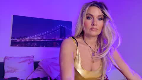 tinkerbell822 online show from 9, 9, 2025