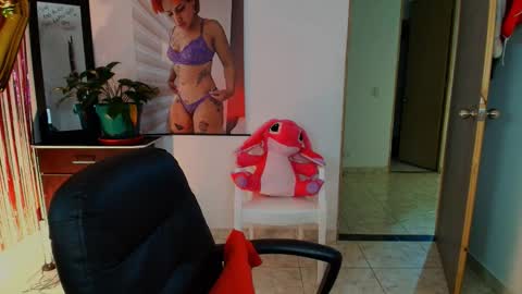 I AM BELLA  ----------- follow my  IG  TINNS 69 online show from 24, 9, 2025