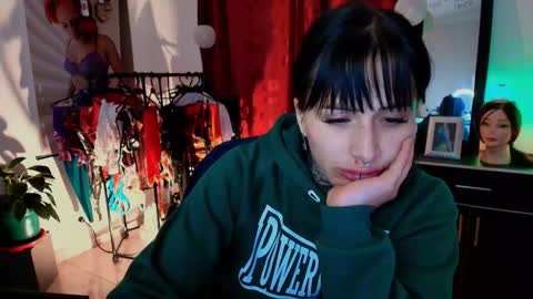 I AM BELLA  ----------- follow my  IG  TINNS 69 online show from 21, 11, 2025