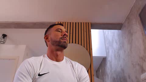 Snapshot of tinoclandestino chatting on 2, 2, 2025 tinoclandestino online show from 2, 2, 2025