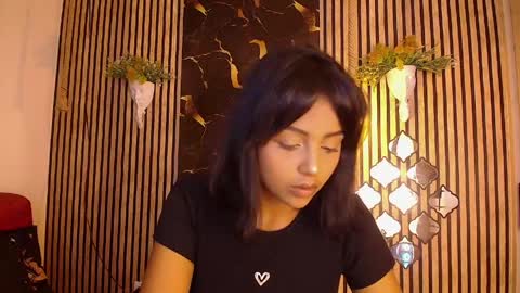 Snapshot of tiny_cherry chatting on 13, 5, 2026 Tiny online show from 13, 5, 2026