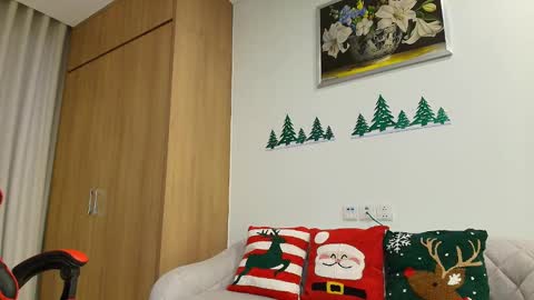 Snapshot of tiny_cute chatting on 21, 12, 2024 Lia online show from 21, 12, 2024