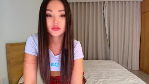 Snapshot of tiny_cute chatting on 2, 3, 2025 Lia online show from 2, 3, 2025