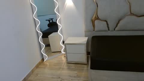 tiny_tay online show from 4, 3, 2026