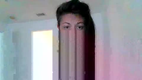 tinyassbossymilf online show from 31, 10, 2025