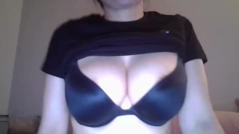 Snapshot of tinyelyza chatting on 26, 9, 2025 Elyza online show from 26, 9, 2025