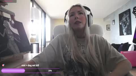 stage Kylie Sinner  brand CLITBAIT online show from 18, 5, 2026