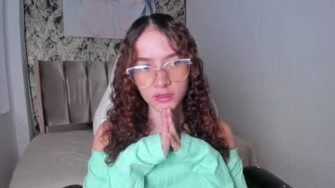 tinysophi online show from 4, 6, 2026