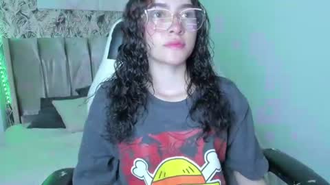 tinysophi online show from 24, 6, 2026