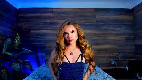 Snapshot of tinyw0nder chatting on 15, 10, 2025 Instagram  tinyw0nder online show from 15, 10, 2025