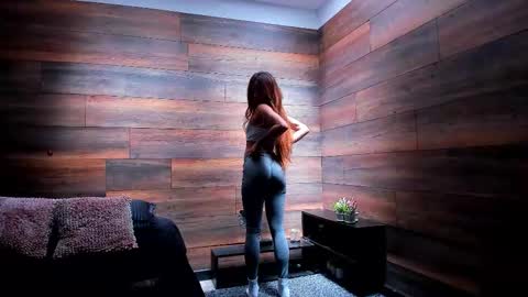 Snapshot of tinyw0nder chatting on 18, 10, 2025 Instagram  tinyw0nder online show from 18, 10, 2025