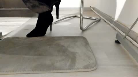 Anna online show from 12, 1, 2025