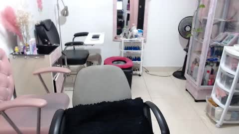 Snapshot of titsbiglovers chatting on 1, 6, 2026 DIVA online show from 1, 6, 2026