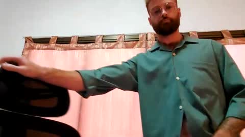 Snapshot of toffbuck chatting on 14, 12, 2024 ToffBuck online show from 14, 12, 2024