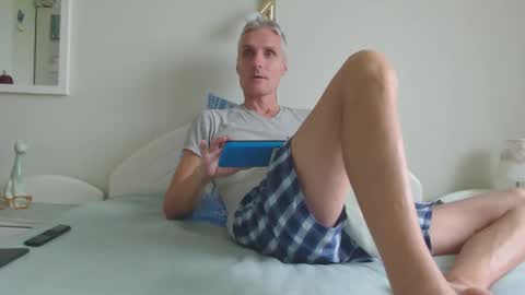 Daniel Bisexual uncut 20cm online show from 14, 9, 2025