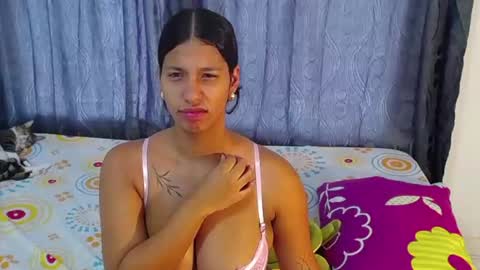 Snapshot of tokihoney chatting on 9, 6, 2026 Adela y juan online show from 9, 6, 2026