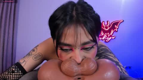   Independent model online show from 18, 1, 2026