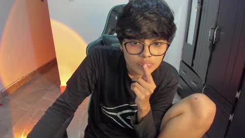 Snapshot of tokyo_uwu chatting on 7, 1, 2025 sofi 3 online show from 7, 1, 2025