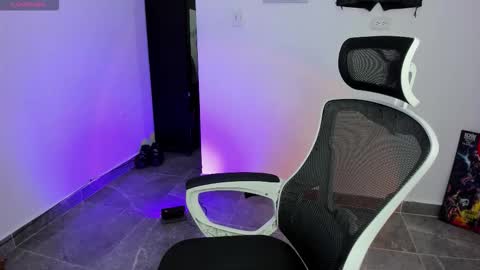 Snapshot of tokyo_uwu chatting on 10, 10, 2025 sofi 3 online show from 10, 10, 2025