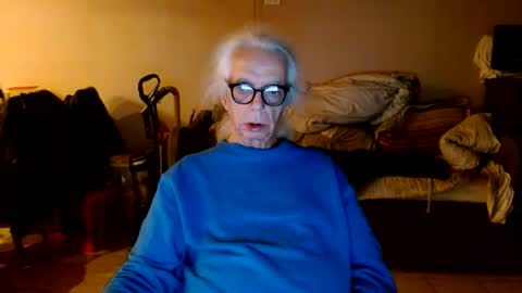 tom112292014 online show from 17, 10, 2025