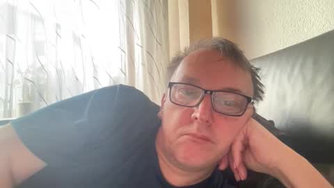 Snapshot of tom6644 chatting on 1, 2, 2025 Tom online show from 1, 2, 2025