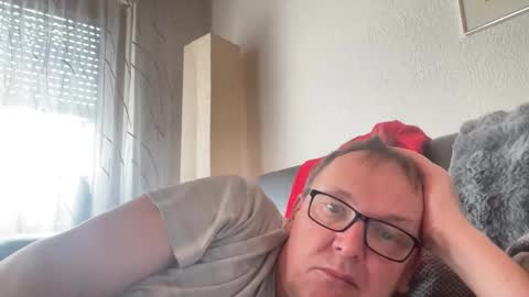 Snapshot of tom6644 chatting on 7, 3, 2025 Tom online show from 7, 3, 2025