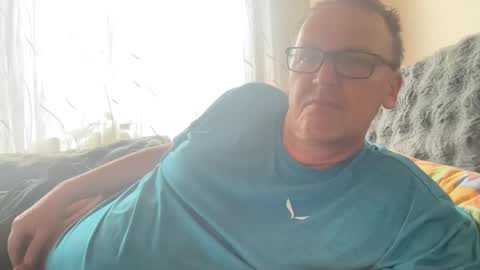 Snapshot of tom6644 chatting on 11, 10, 2025 Tom online show from 11, 10, 2025