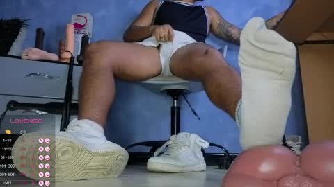 Tom online show from 11, 4, 2026