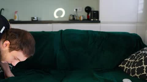 Tom online show from 18, 4, 2026